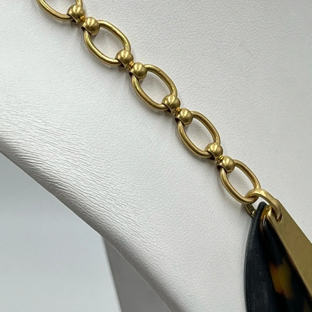 Madewell Framecraft Necklace Tortoise
Mixed Metal Black Matte Gold Tone
Chain - Picture 8 of 14